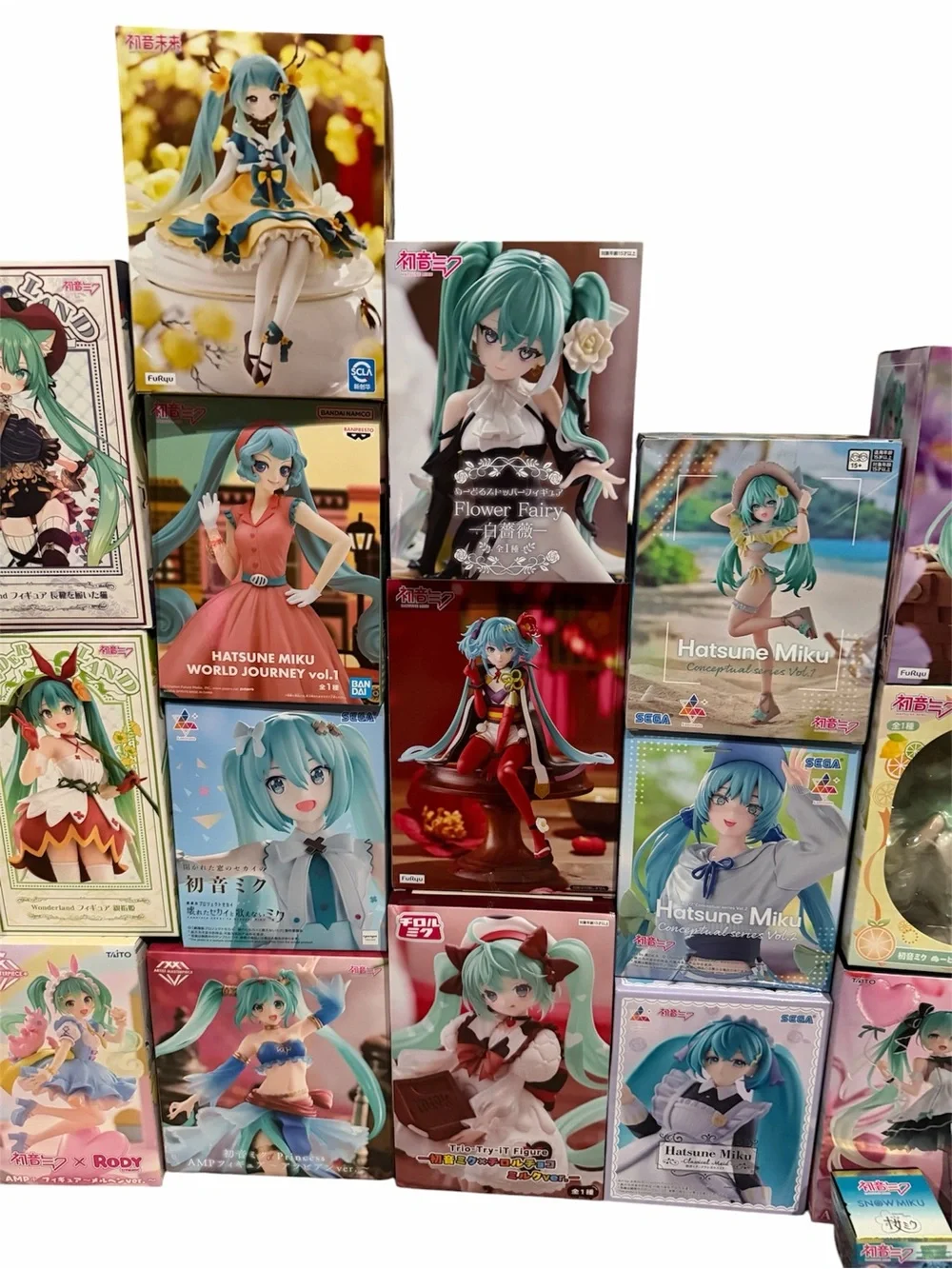 HUGE!’ 19 HATSUNE MIKU FIGURE LOT BUNDLE